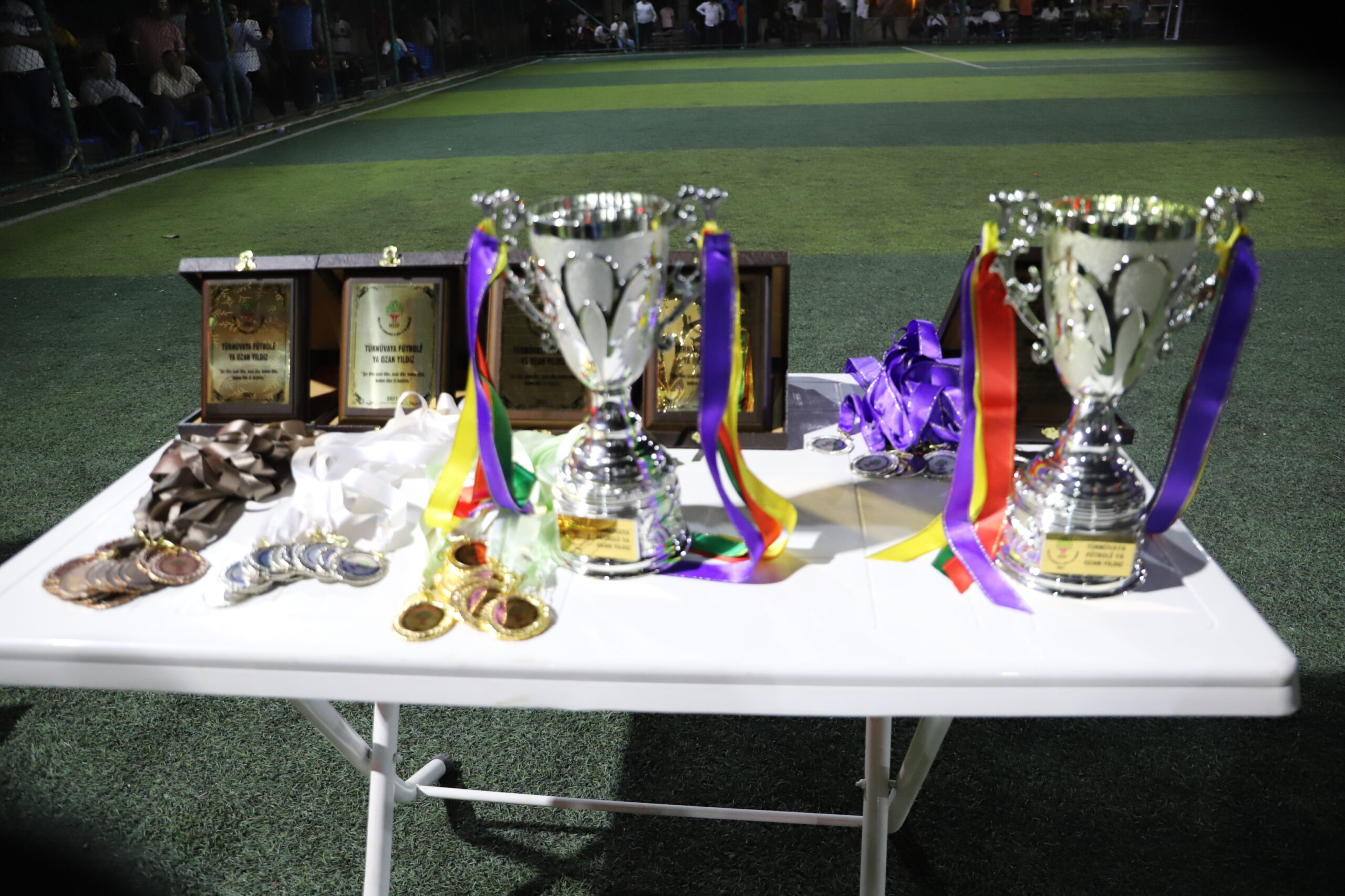 2. Geleneksel Halı Saha Futbol Turnuvası ilk 3 Takımın Ödülleri Verildi